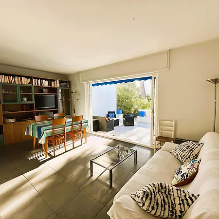 Hyebrou Pour 6 Personnes Climatise Avec Acces Plage Situe Aux Salins D'hyeres Апартаменты *