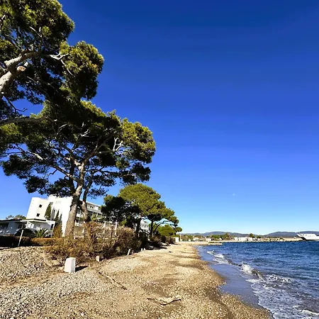 Apartment Hyebrou Pour 6 Personnes Climatise Avec Acces Plage Situe Aux Salins D'hyeres